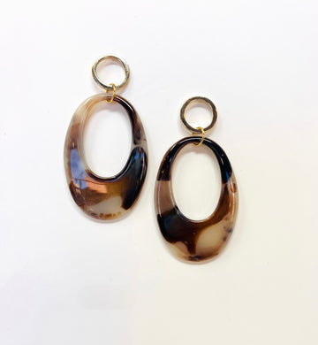 Oval Gold Resin Earring