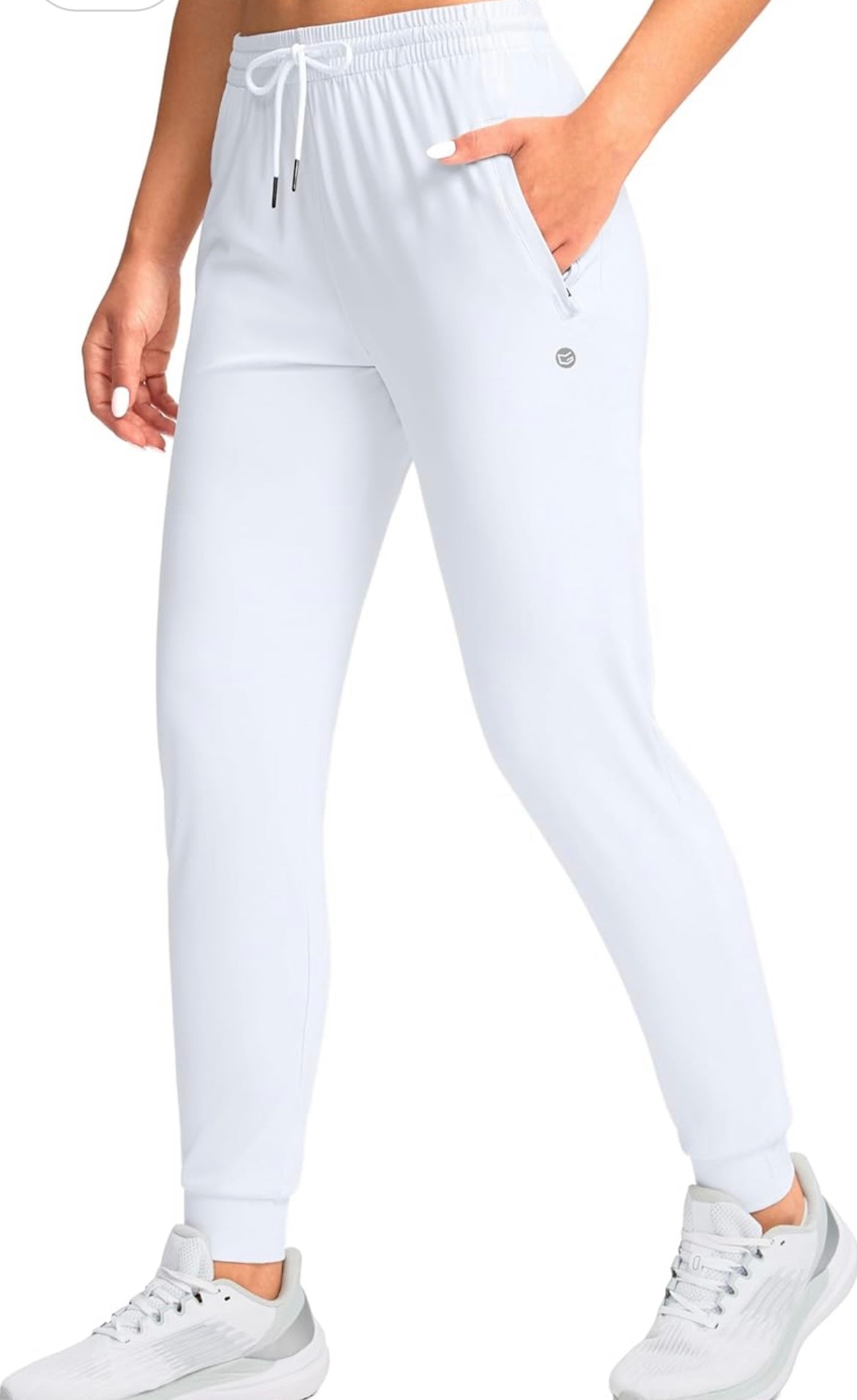 Jogger with zipper pockets